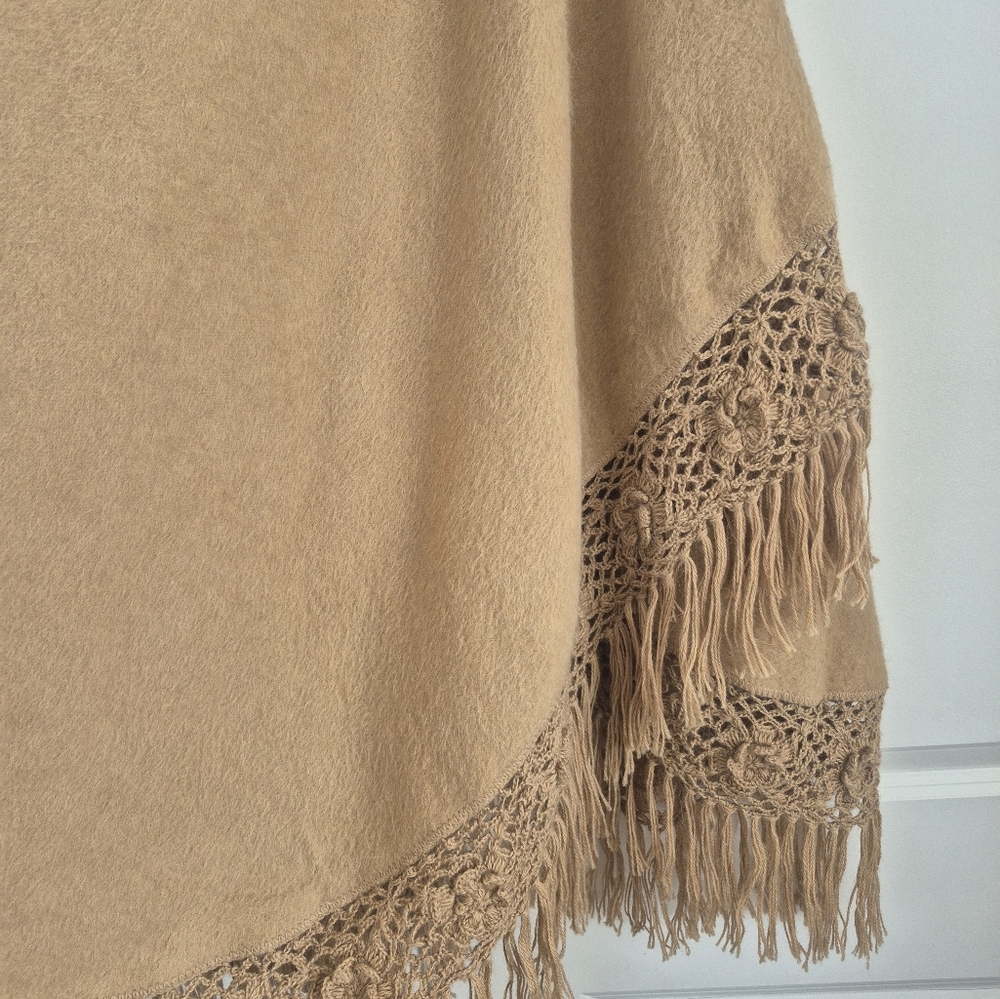 Alpaca Poncho - Picture 2 of 5
